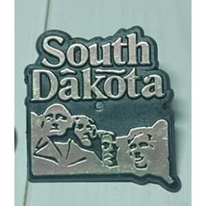 South Dakota Mount Rushmore Gold & Black Plastic Souvenir Travel Pin